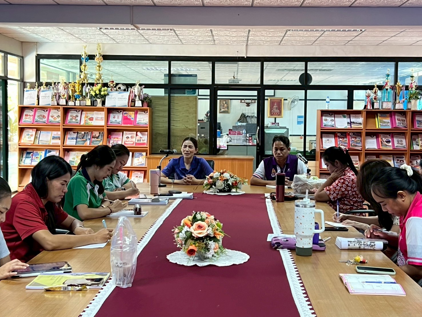 ประชุมคณะผู้บริหาร หัวหน้างาน หัวหน้ากลุ่มสาระการเรียนรู้