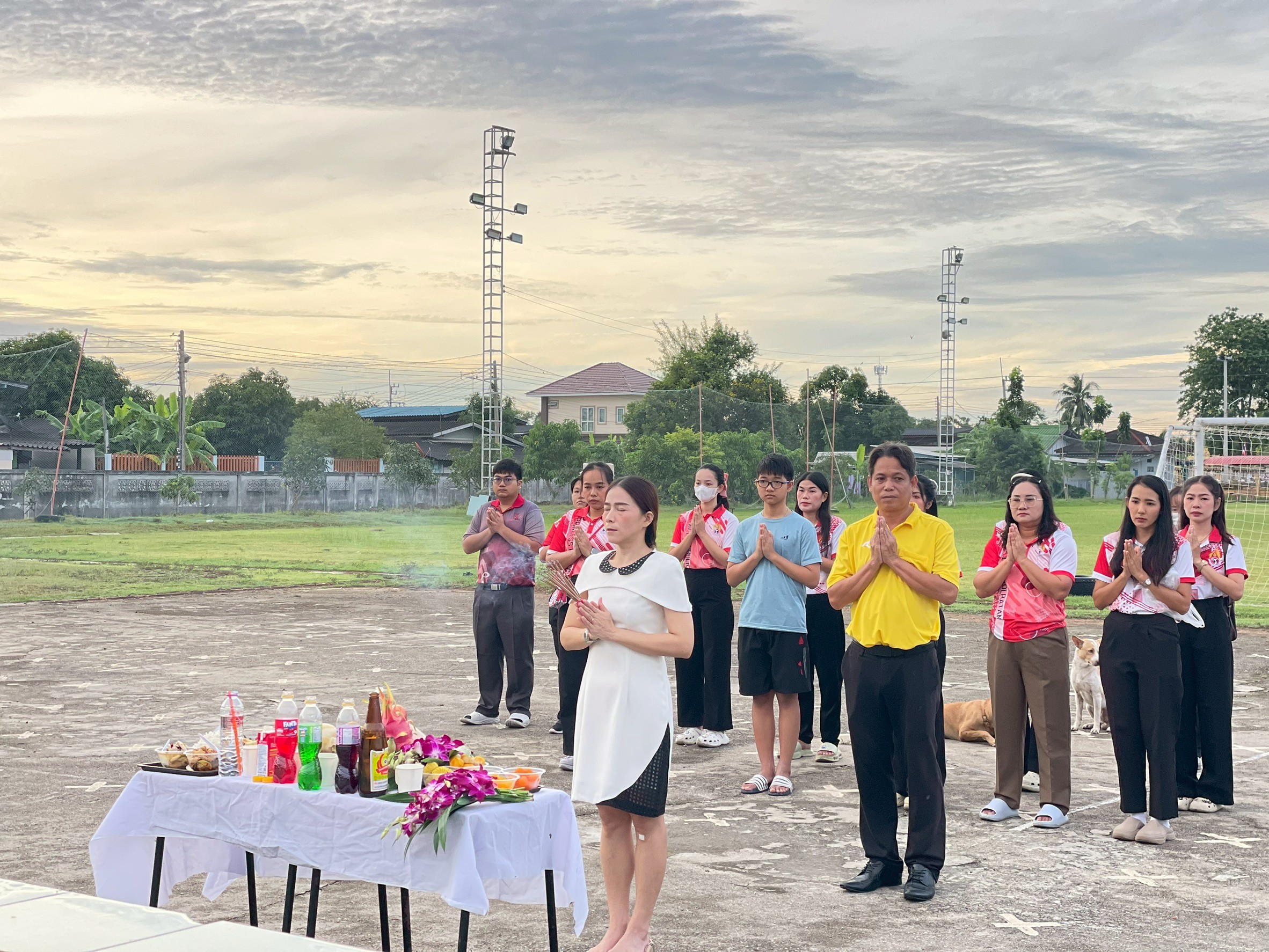 พิธีสักการะสิ่งศักดิ์สิทธิ์ประจำโรงเรียน เนื่องในโอกาสย้ายมาดำรงตำแหน่ง ผู้อำนวยการโรเรียน อุบลรัตนราชกัญญาราชวิทยาลัย นครปฐม