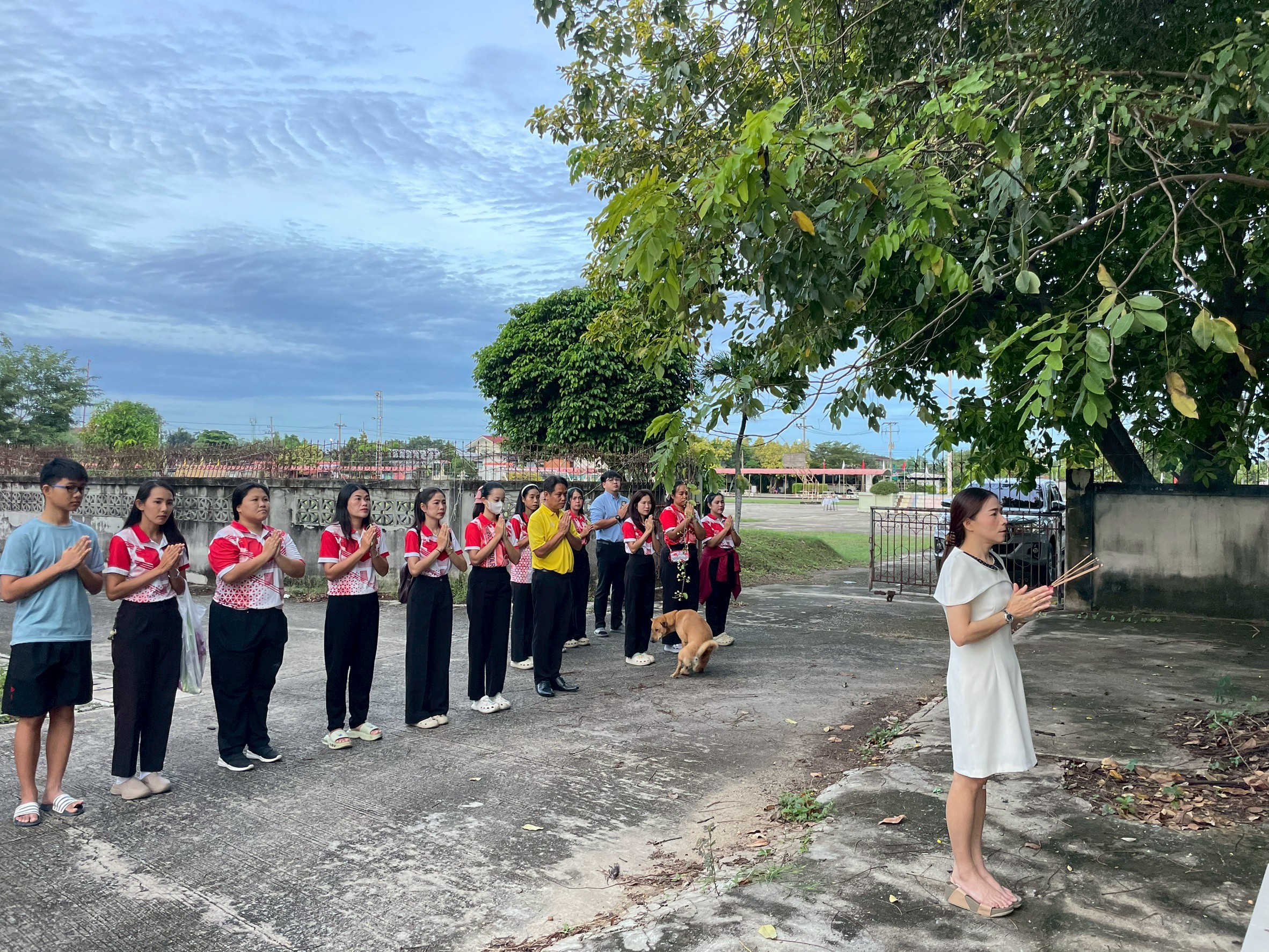 พิธีสักการะสิ่งศักดิ์สิทธิ์ประจำโรงเรียน เนื่องในโอกาสย้ายมาดำรงตำแหน่ง ผู้อำนวยการโรเรียน อุบลรัตนราชกัญญาราชวิทยาลัย นครปฐม