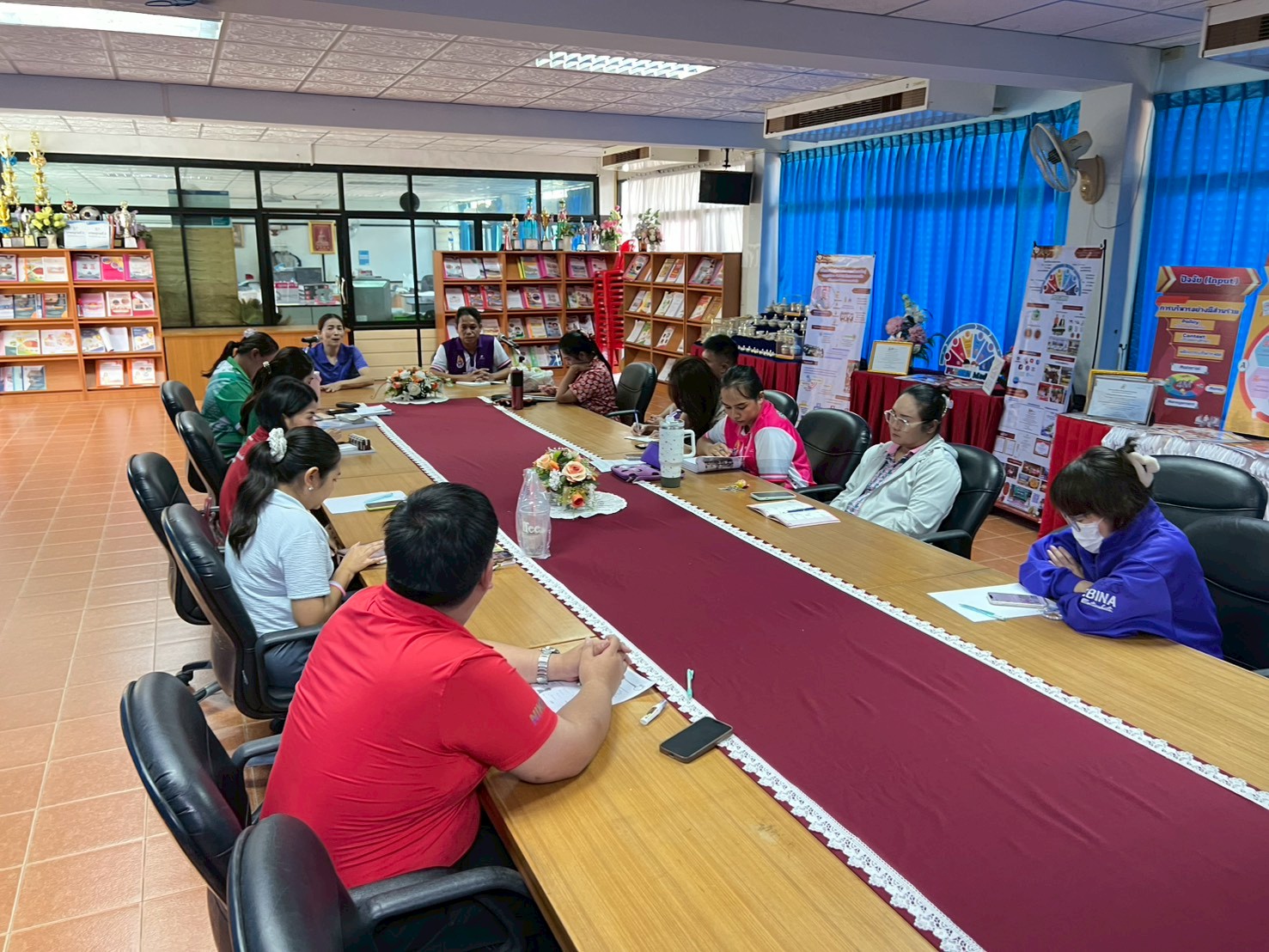 ประชุมคณะผู้บริหาร หัวหน้างาน หัวหน้ากลุ่มสาระการเรียนรู้